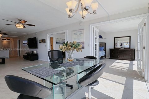 Снять в аренду кондоминиум в Форт-Лодердейл, Флорида 2 спальни, 130.06м2, № 2033477 - фото 11