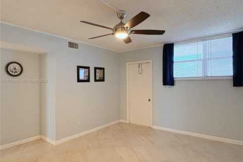 Снять в аренду кондоминиум в Форт-Лодердейл, Флорида 2 спальни, 130.06м2, № 2033477 - фото 17