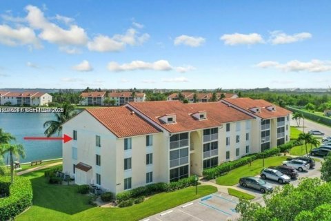 Condo in Hutchinson Island South, Florida, 2 bedrooms  № 2243474 - photo 3