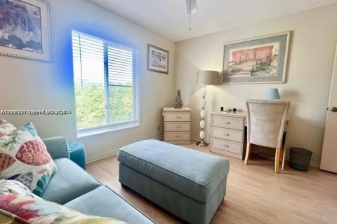 Condo in Hutchinson Island South, Florida, 2 bedrooms  № 2243474 - photo 18