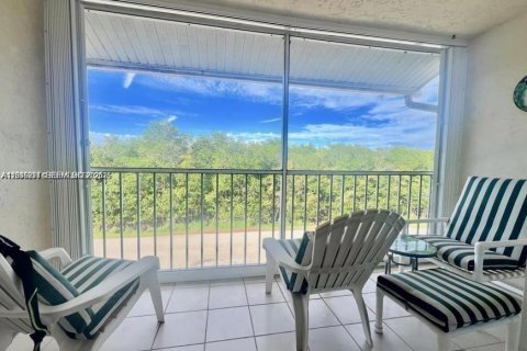 Condo in Hutchinson Island South, Florida, 2 bedrooms  № 2243474 - photo 5
