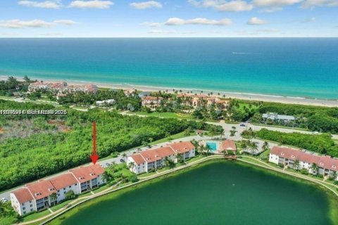 Condo in Hutchinson Island South, Florida, 2 bedrooms  № 2243474 - photo 2