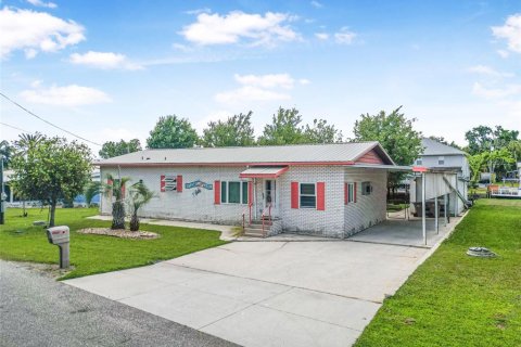 House in Astor, Florida 2 bedrooms, 140.84 sq.m. № 1718220 - photo 3