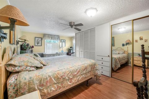 House in Astor, Florida 2 bedrooms, 140.84 sq.m. № 1718220 - photo 12