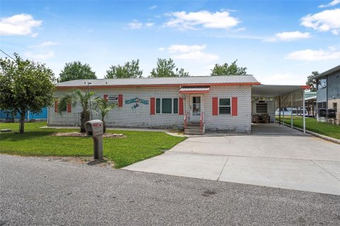 House in Astor, Florida 2 bedrooms, 140.84 sq.m. № 1718220 - photo 2