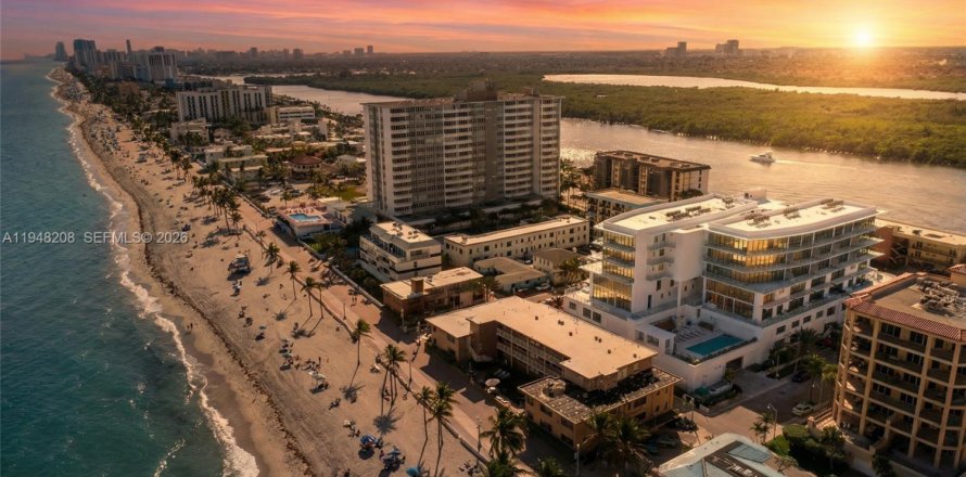 Condominio en Hollywood, Florida, 3 dormitorios  № 2007969