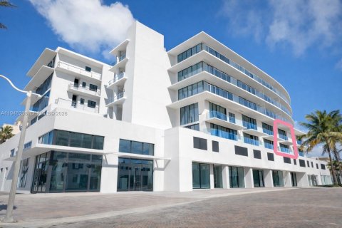 Condominio en venta en Hollywood, Florida, 3 dormitorios, 204.57 m2 № 2007969 - foto 3