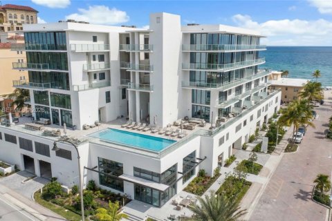 Condominio en venta en Hollywood, Florida, 3 dormitorios, 204.57 m2 № 2007969 - foto 2