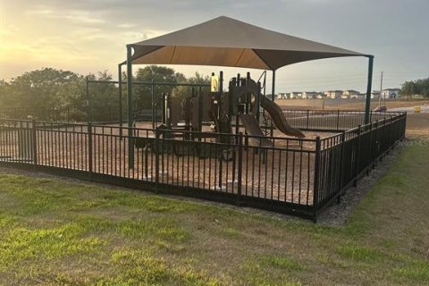 Villa ou maison à louer à Groveland, Floride: 4 chambres, 194.91 m2 № 1675873 - photo 17