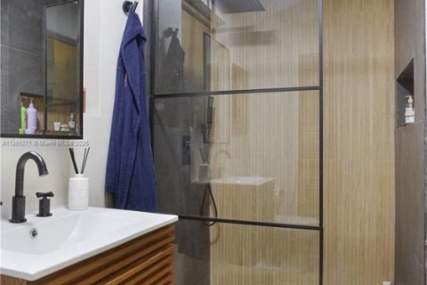 Casa en alquiler en Fort Lauderdale, Florida, 1 dormitorio, 179.77 m2 № 1887920 - foto 10