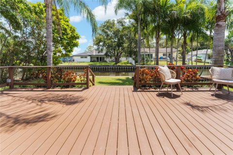 House in Clearwater, Florida 4 bedrooms, 229.28 sq.m. № 1878207 - photo 29