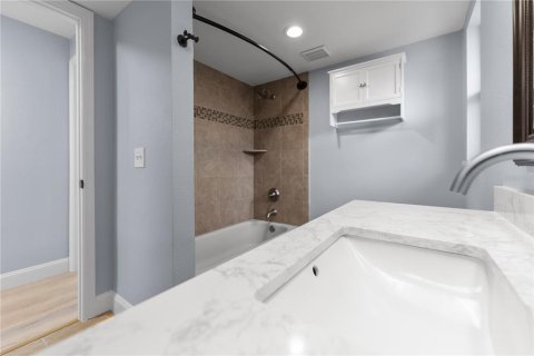House in Clearwater, Florida 4 bedrooms, 229.28 sq.m. № 1878207 - photo 26