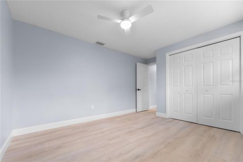 House in Clearwater, Florida 4 bedrooms, 229.28 sq.m. № 1878207 - photo 23