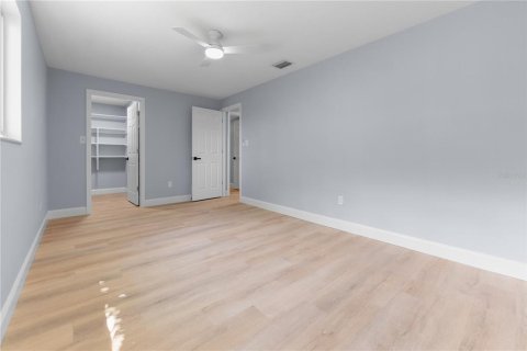 House in Clearwater, Florida 4 bedrooms, 229.28 sq.m. № 1878207 - photo 22