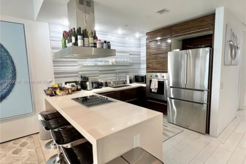 Copropriété à louer à Miami, Floride: 2 chambres, 137.22 m2 № 2051593 - photo 4