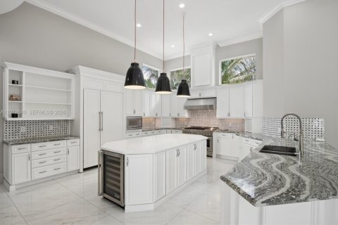 Купить виллу или дом в Дейви, Флорида 6 спален, 533.91м2, № 2047966 - фото 10