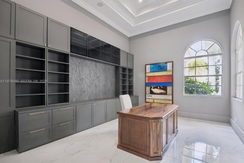 Купить виллу или дом в Дейви, Флорида 6 спален, 533.91м2, № 2047966 - фото 20