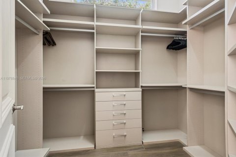 Купить виллу или дом в Дейви, Флорида 6 спален, 533.91м2, № 2047966 - фото 19