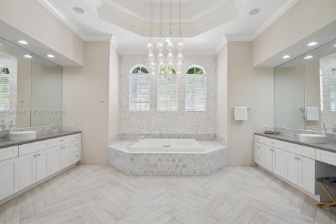 Купить виллу или дом в Дейви, Флорида 6 спален, 533.91м2, № 2047966 - фото 16