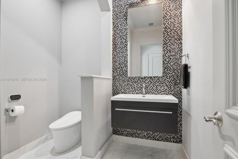 Купить виллу или дом в Дейви, Флорида 6 спален, 533.91м2, № 2047966 - фото 30