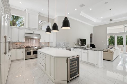 Купить виллу или дом в Дейви, Флорида 6 спален, 533.91м2, № 2047966 - фото 9