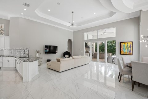 Купить виллу или дом в Дейви, Флорида 6 спален, 533.91м2, № 2047966 - фото 11