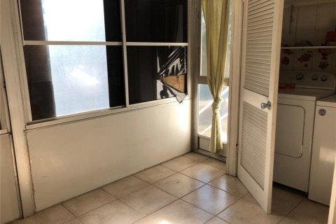Condo in Port Charlotte, Florida, 2 bedrooms  № 1555343 - photo 15