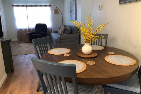 Condo in Port Charlotte, Florida, 2 bedrooms  № 1555343 - photo 7