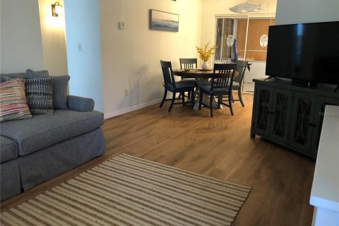 Condo in Port Charlotte, Florida, 2 bedrooms  № 1555343 - photo 5