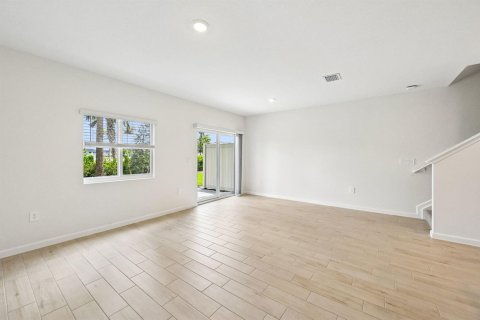 Adosado en venta en Port St. Lucie, Florida, 3 dormitorios, 139.91 m2 № 2177701 - foto 6