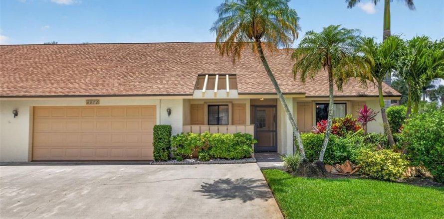 Casa en Naples, Florida 2 dormitorios, 145.67 m2 № 2212039