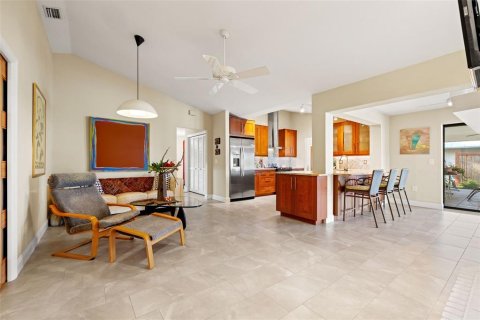 Villa ou maison à vendre à Saint Petersburg, Floride: 3 chambres, 215.53 m2 № 1620170 - photo 21