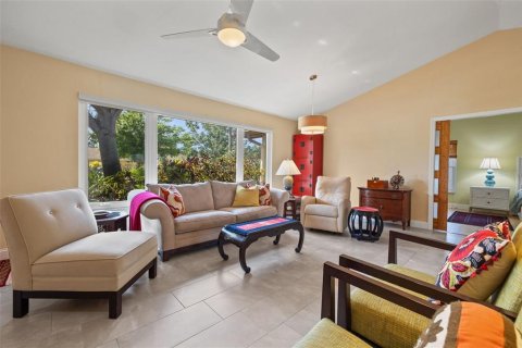 Villa ou maison à vendre à Saint Petersburg, Floride: 3 chambres, 215.53 m2 № 1620170 - photo 8