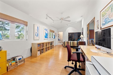 Villa ou maison à vendre à Saint Petersburg, Floride: 3 chambres, 215.53 m2 № 1620170 - photo 30