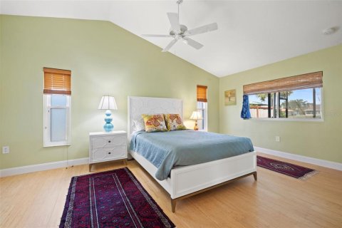 Villa ou maison à vendre à Saint Petersburg, Floride: 3 chambres, 215.53 m2 № 1620170 - photo 25
