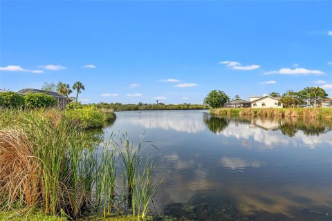 Villa ou maison à vendre à Saint Petersburg, Floride: 3 chambres, 215.53 m2 № 1620170 - photo 4