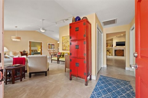 Villa ou maison à vendre à Saint Petersburg, Floride: 3 chambres, 215.53 m2 № 1620170 - photo 6