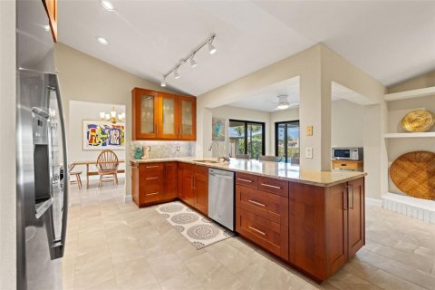 Villa ou maison à vendre à Saint Petersburg, Floride: 3 chambres, 215.53 m2 № 1620170 - photo 16