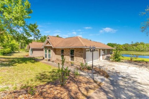 House in DeBary, Florida 3 bedrooms, 185.62 sq.m. № 1570930 - photo 2