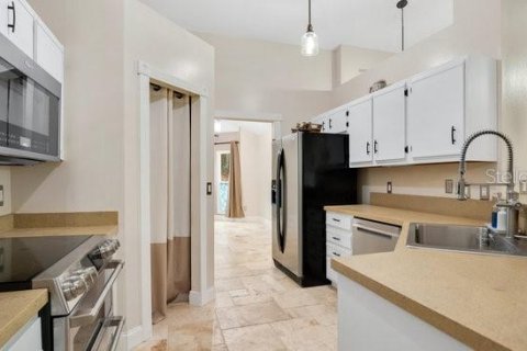 House in DeBary, Florida 3 bedrooms, 185.62 sq.m. № 1570930 - photo 7