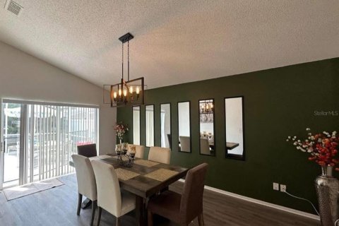 House in Davenport, Florida 3 bedrooms, 145.11 sq.m. № 2231381 - photo 4