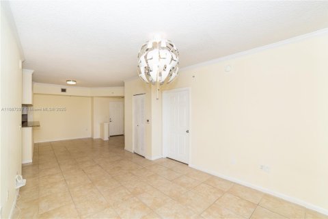 Condo in Sunny Isles Beach, Florida, 2 bedrooms  № 1428374 - photo 14