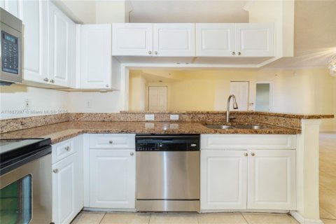 Condo in Sunny Isles Beach, Florida, 2 bedrooms  № 1428374 - photo 3