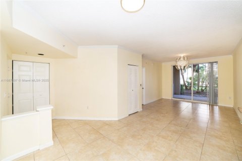 Condo in Sunny Isles Beach, Florida, 2 bedrooms  № 1428374 - photo 15