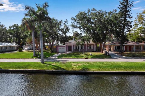 House in Bradenton, Florida 2 bedrooms, 97.55 sq.m. № 1675492 - photo 2