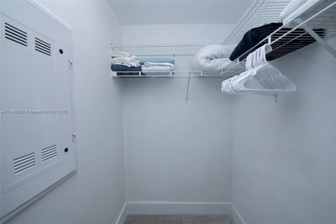 Condominio en venta en Miami, Florida, 1 dormitorio, 63.08 m2 № 1842440 - foto 13