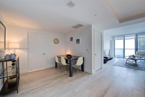 Condominio en venta en Miami, Florida, 1 dormitorio, 63.08 m2 № 1842440 - foto 5