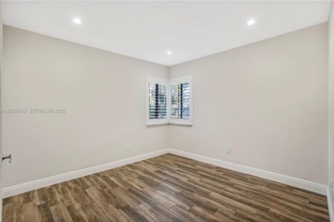 House in Plantation, Florida 2 bedrooms, 105.72 sq.m. № 2083932 - photo 9