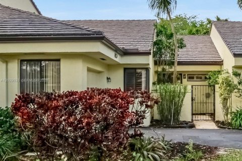 House in Plantation, Florida 2 bedrooms, 105.72 sq.m. № 2083932
