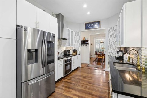 Casa en venta en Kissimmee, Florida, 4 dormitorios, 223.15 m2 № 2387537 - foto 25
